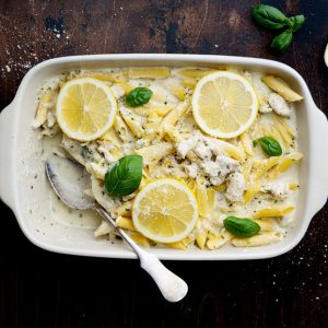 Lemon_and_basil_chicken_pasta_(one-pot_dish)_with_ricotta_cheese_ID694165_landscape-scr