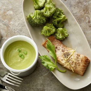 Pea_and_ginger_soup_Lemon_salmon_with_broccoli_ID89240_landscape.tif